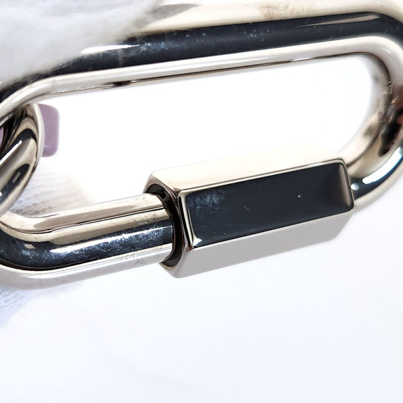 Louis Vuitton LOUIS VUITTON Porte-Cle LV Shape Keychain MP2615 Silver Pink Me... - Picture 9 of 11